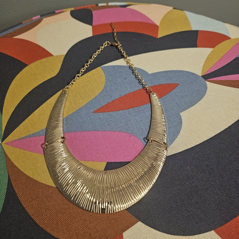 Elegant Gold Necklace for Women